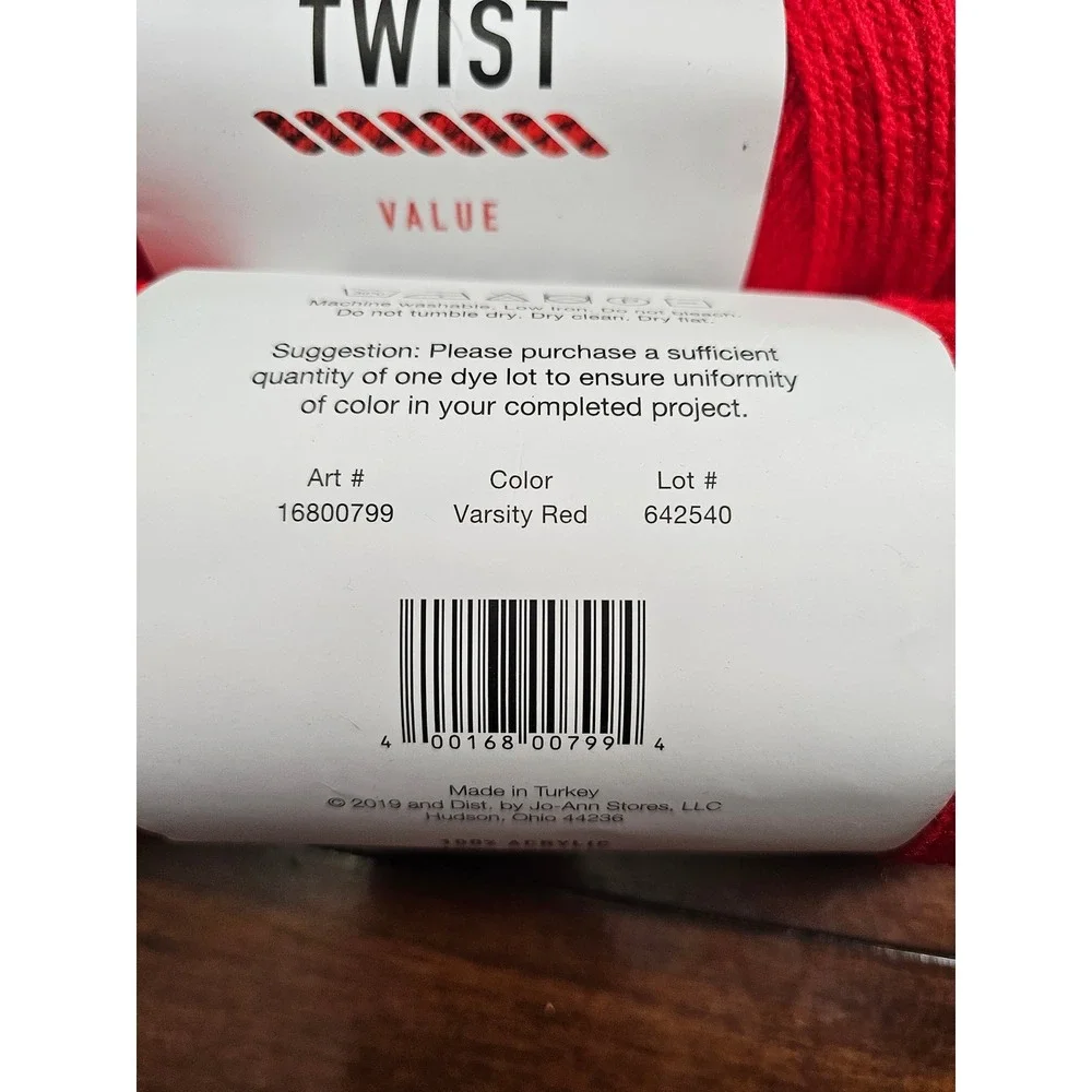 Big Twist Value Yarn Varsity Red 100 Acrylic 380 Yds 6 Oz Lot 642540‎